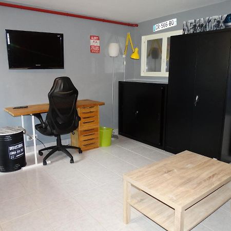 Appartement Au Calme Proche D'Un Petit Bois Dans 坎佩尔 外观 照片